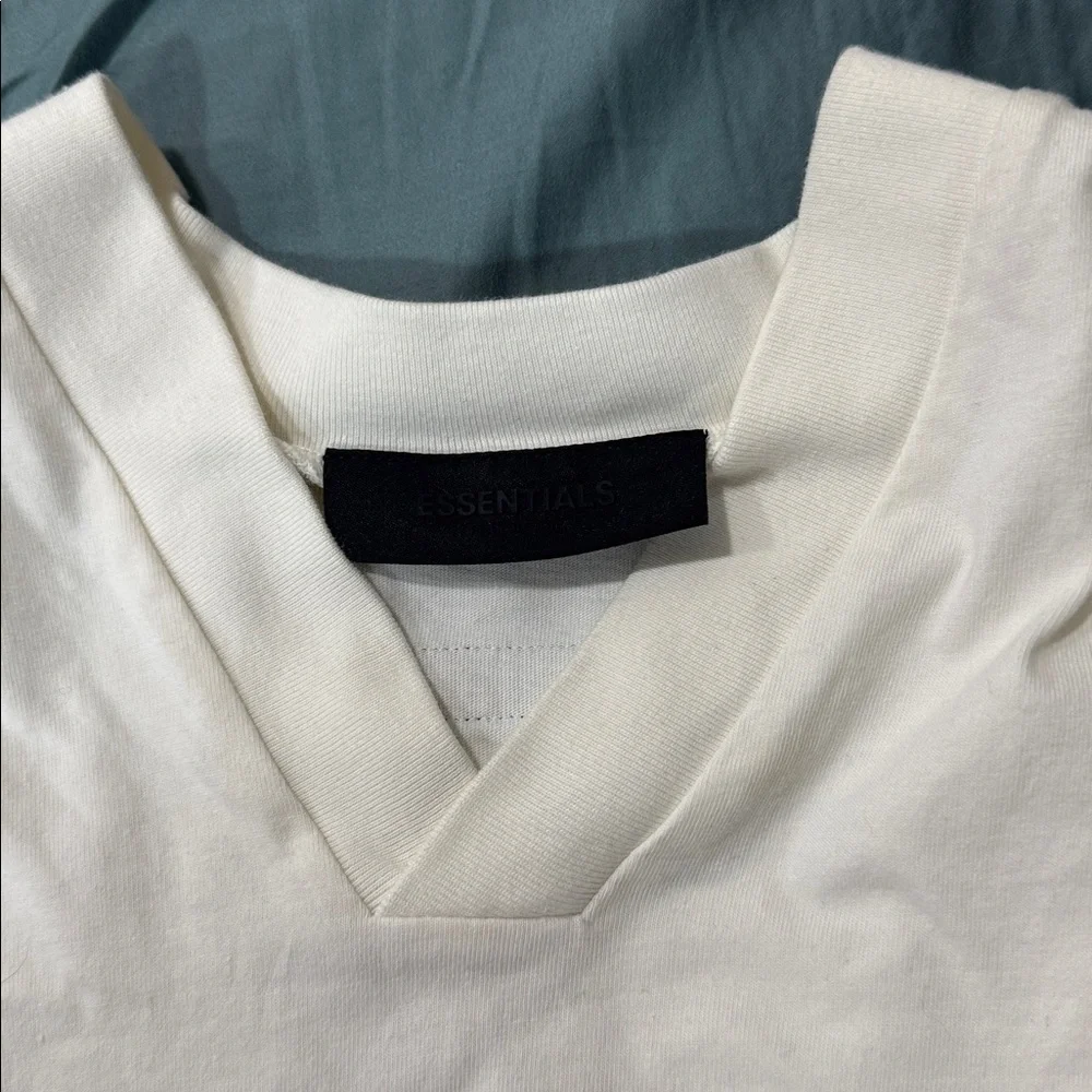 Essentials V neck Tee “Shell” - Picture 2 of 3
